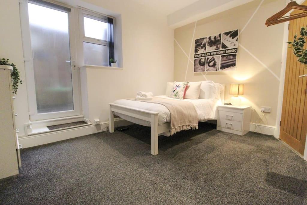 Spacious 1 Bed Apartment 1 Minute Walk From Square Nottingham Exterior foto