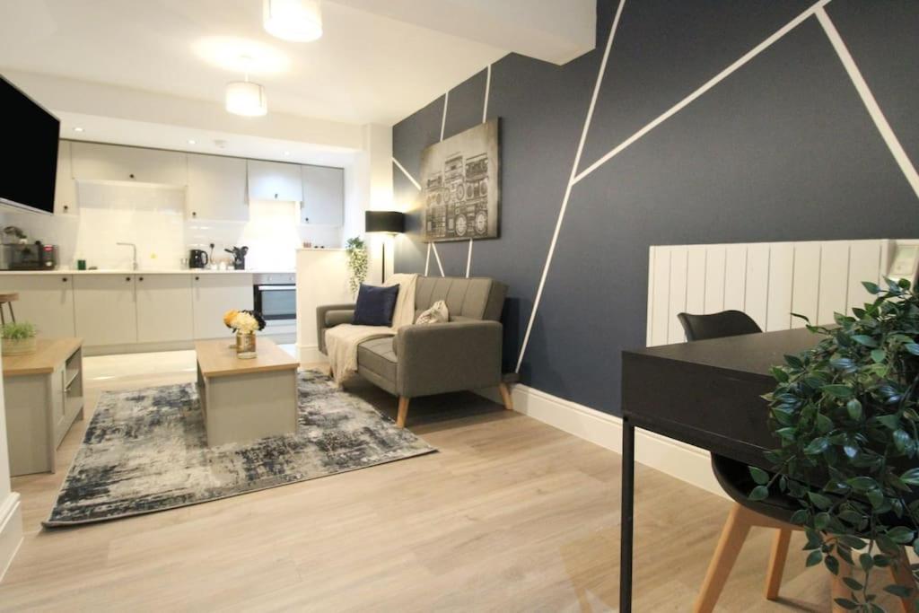 Spacious 1 Bed Apartment 1 Minute Walk From Square Nottingham Exterior foto