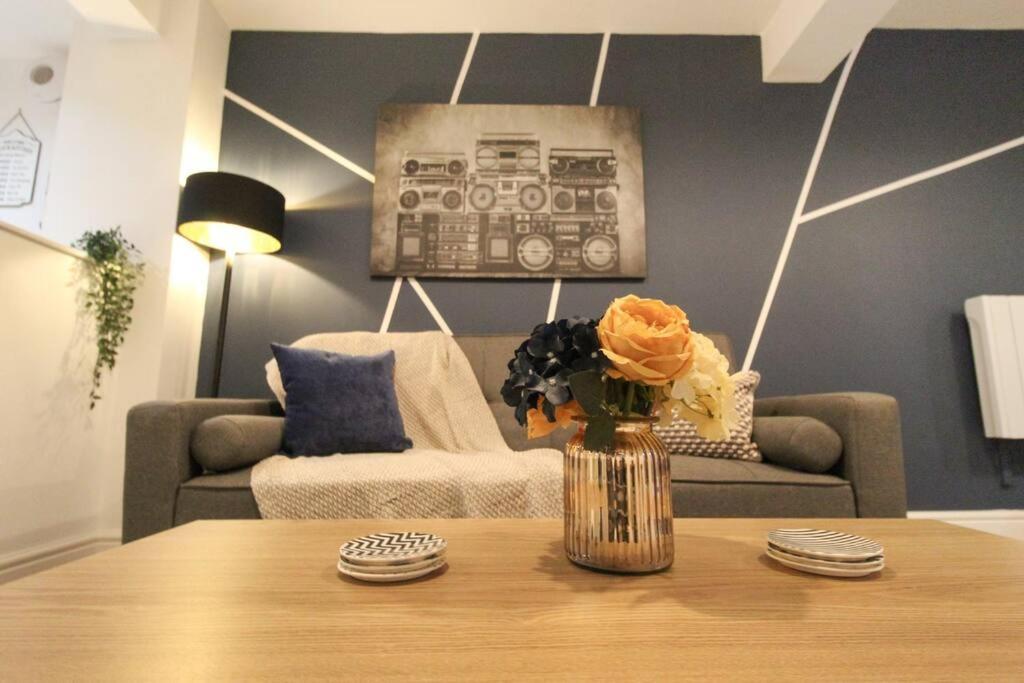 Spacious 1 Bed Apartment 1 Minute Walk From Square Nottingham Exterior foto