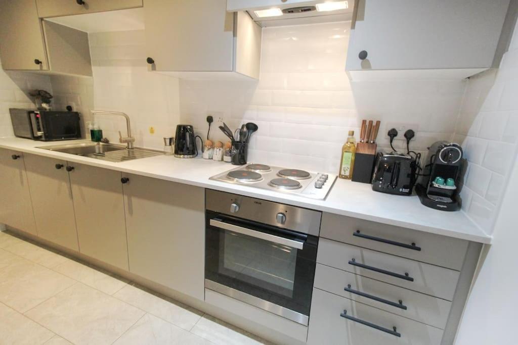 Spacious 1 Bed Apartment 1 Minute Walk From Square Nottingham Exterior foto